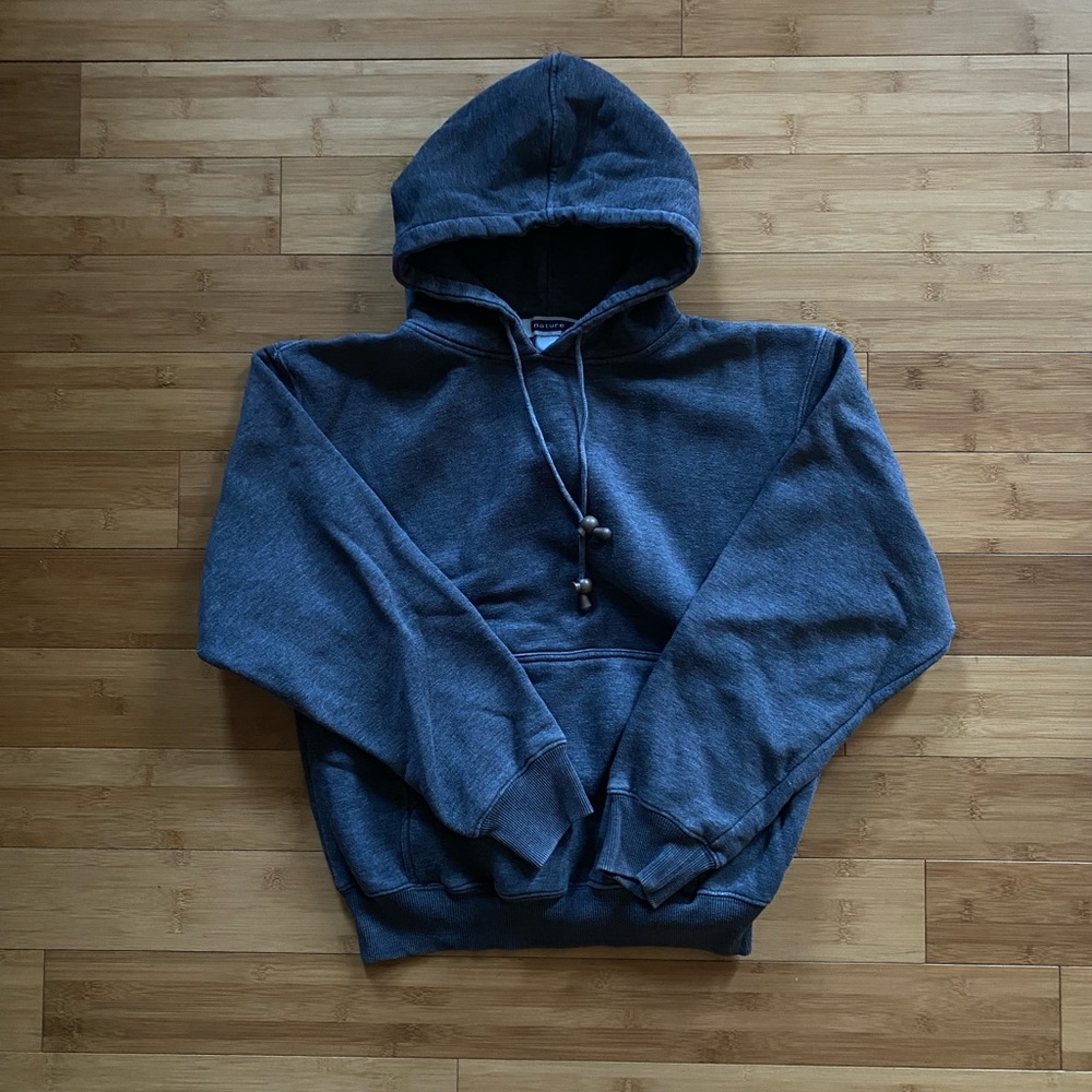 HEATHER GREY NATURE HOODIE.